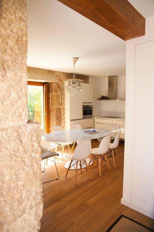 Os Lambrans Guest House Padron Exterior photo