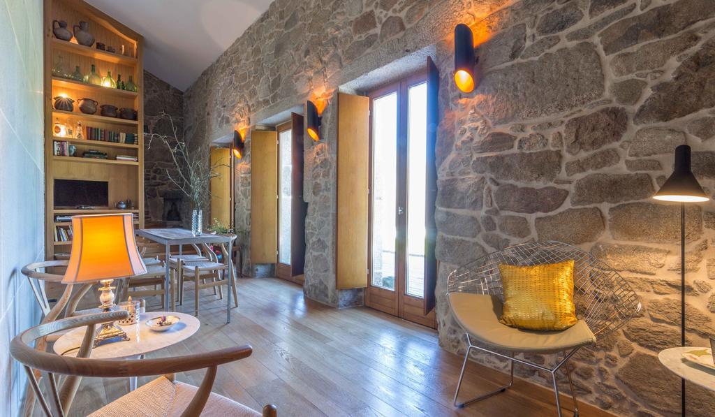 Os Lambrans Guest House Padron Exterior photo
